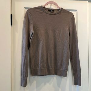 Uniqlo taupe crew neck light sweater